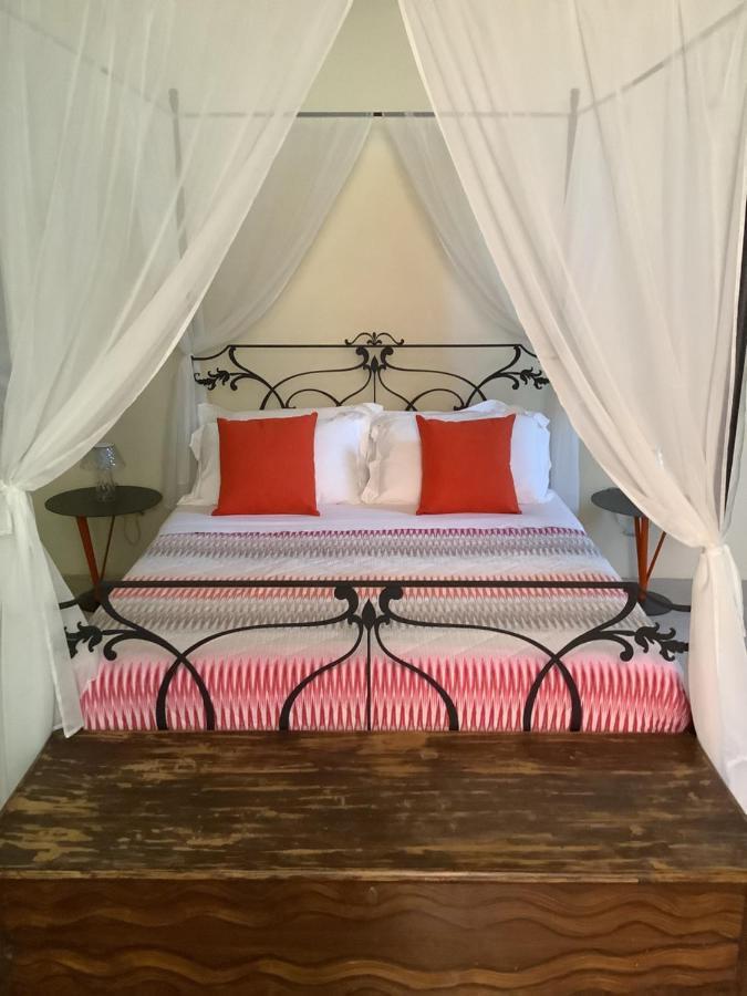 Palazzo Cariddi Bed & Breakfast นาร์โด ภายนอก รูปภาพ