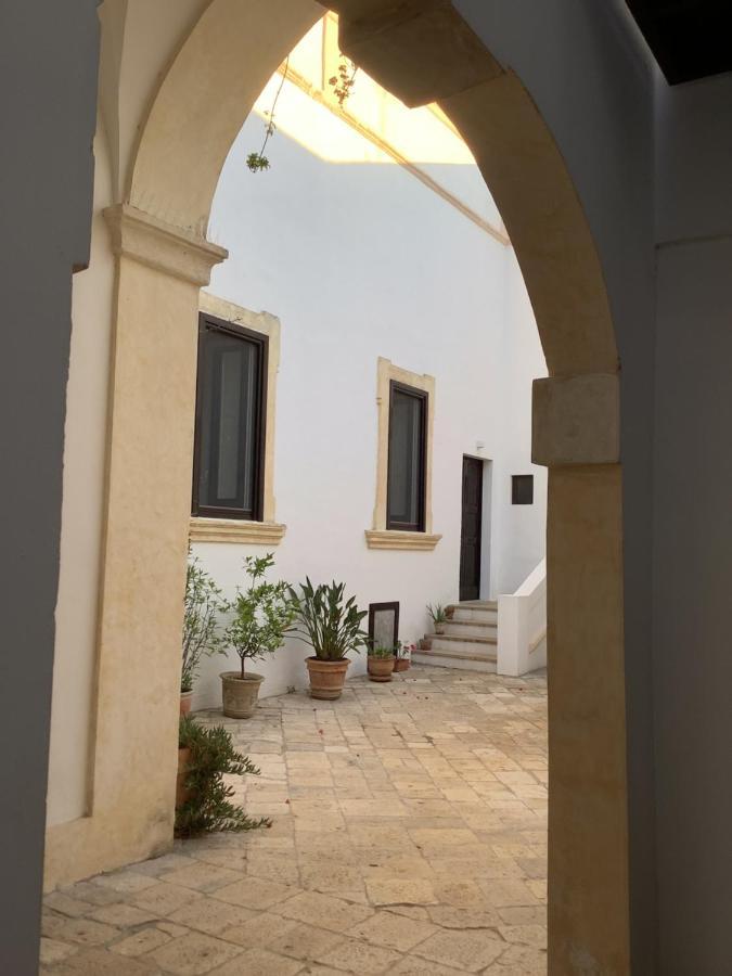 Palazzo Cariddi Bed & Breakfast นาร์โด ภายนอก รูปภาพ