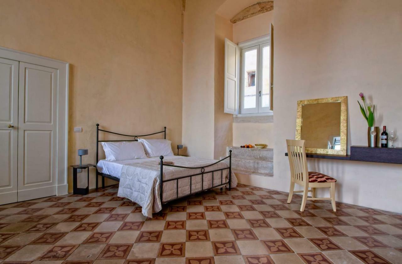 Palazzo Cariddi Bed & Breakfast นาร์โด ภายนอก รูปภาพ