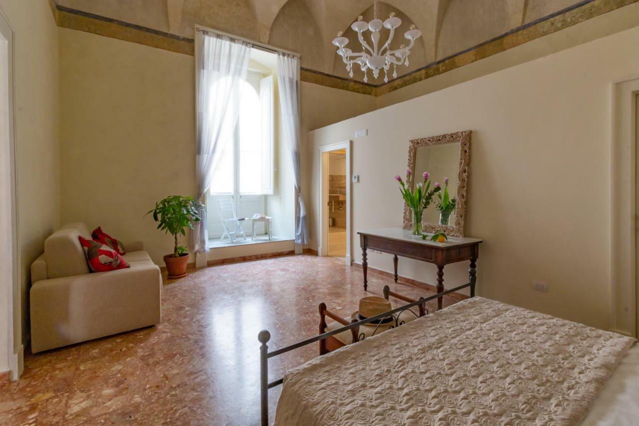 Palazzo Cariddi Bed & Breakfast นาร์โด ภายนอก รูปภาพ