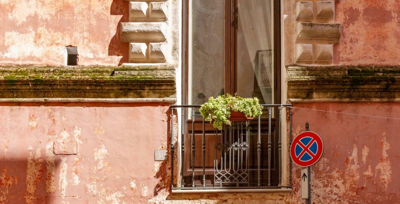 Palazzo Cariddi Bed & Breakfast นาร์โด ภายนอก รูปภาพ